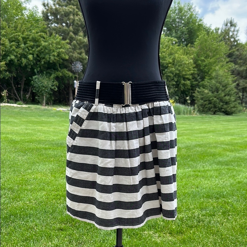 Forever 21 Black and White Mini Skirt